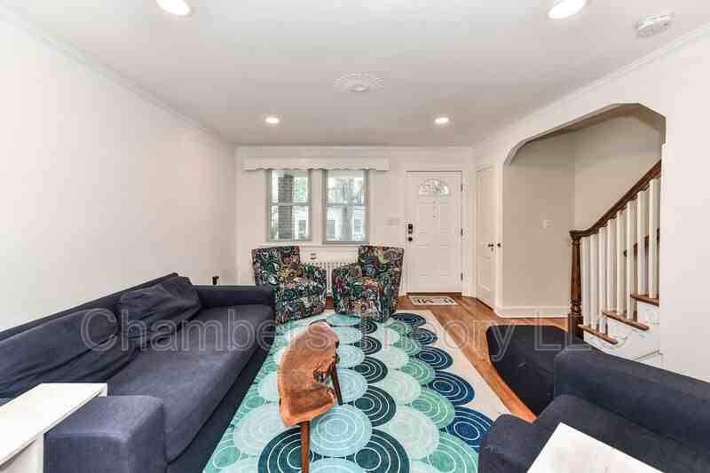 2230 Observatory Pl Nw - Photo 3 of 25
