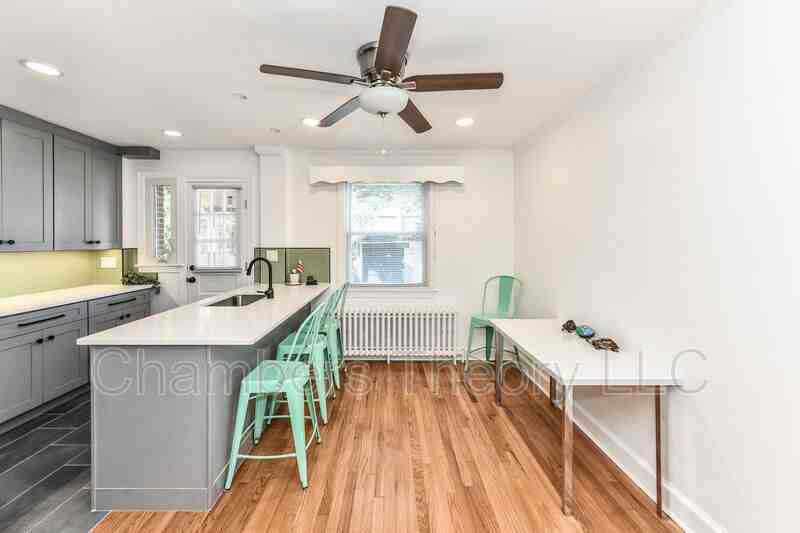 2230 Observatory Pl Nw - Photo 5 of 25