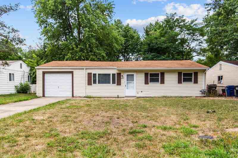 1415 Plaza Pl - Photo 3 of 18