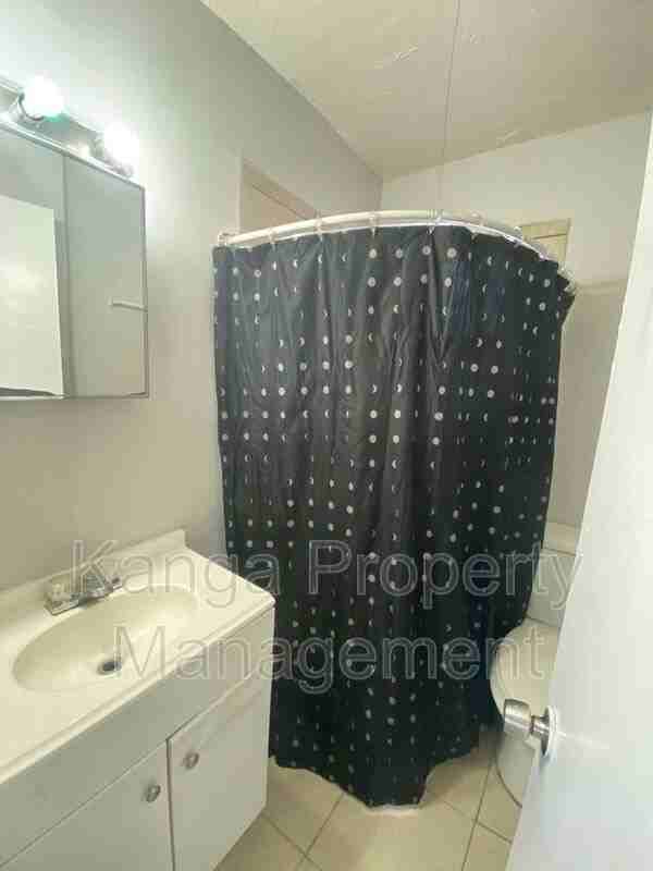 1497 W 34th St #3B - Photo 6 of 8