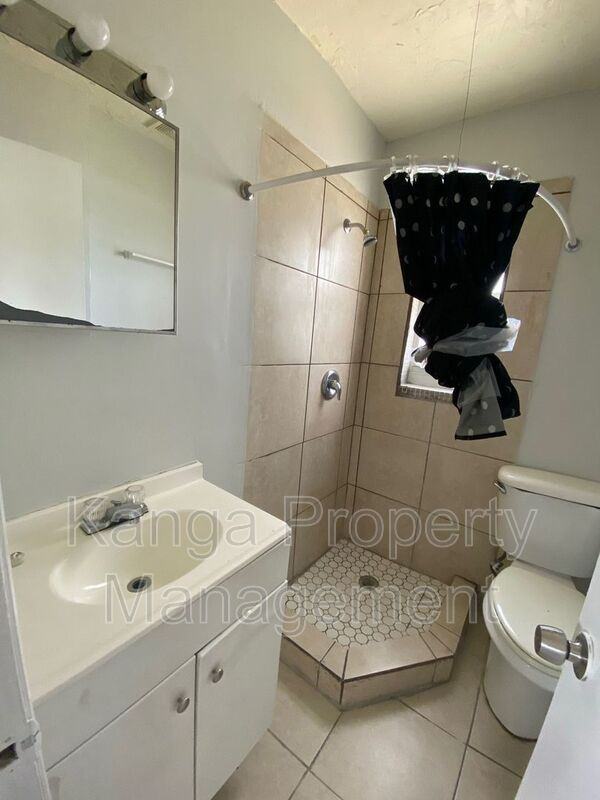 1497 W 34th St #3B - Photo 7 of 8