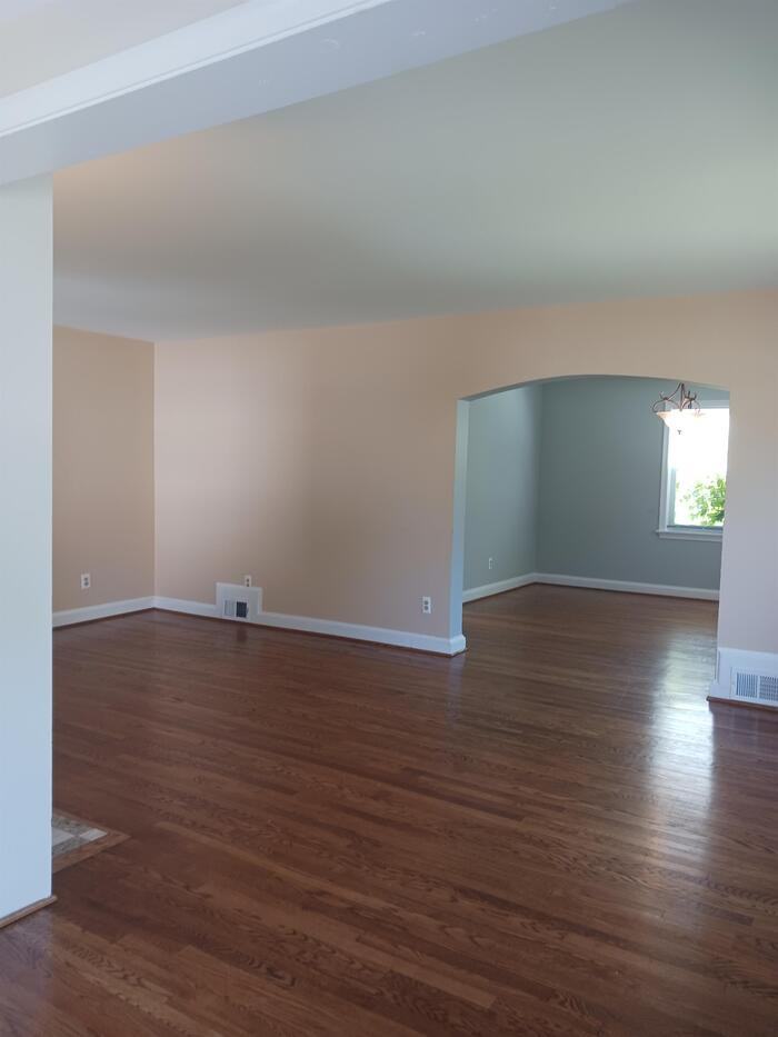 11110 Midvale Rd - Photo 2 of 48