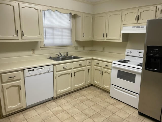 200B Hunter Dr - Photo 2 of 9