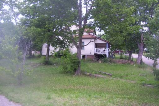 210 E Hill St - Photo 2 of 2