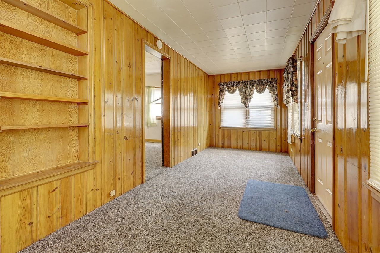 330 Lime St - Photo 3 of 10