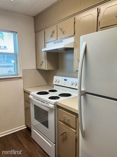 Williamsburg Townhouses & Apartments - Photo 3 of 20