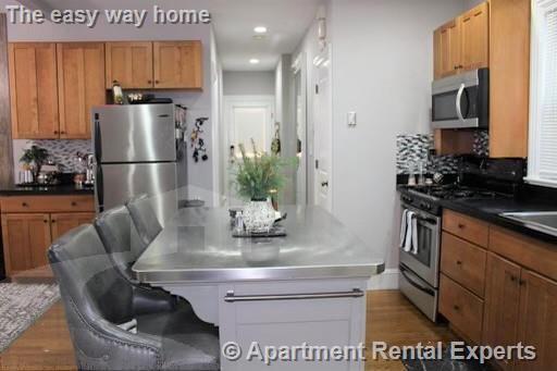 17 Meridian St #1 - Photo 2 of 13