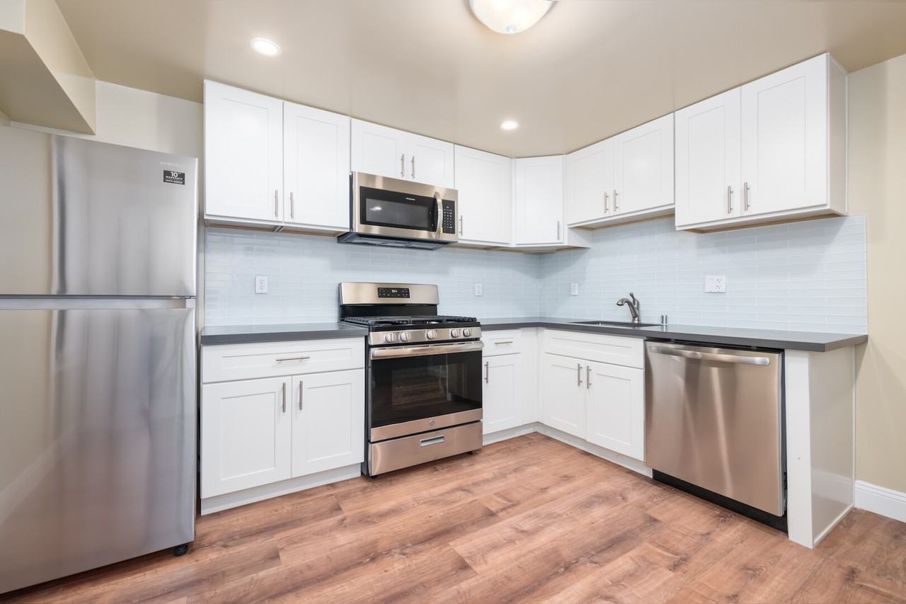 626 Connecticut St - Photo 3 of 12
