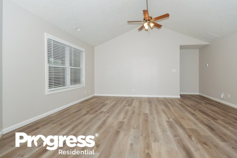 7142 Oldham Dr - Photo 3 of 21