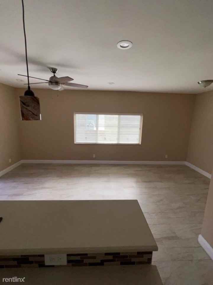 4518 Nw 36th Ct - Photo 3 of 9