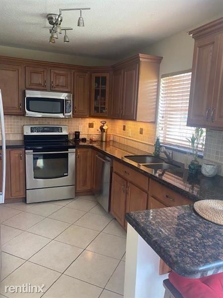 10850 Nw 12th Pl - Photo 3 of 15