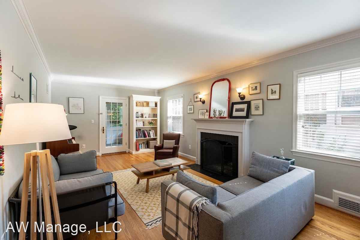 4427 45th St Nw - Photo 3 of 50