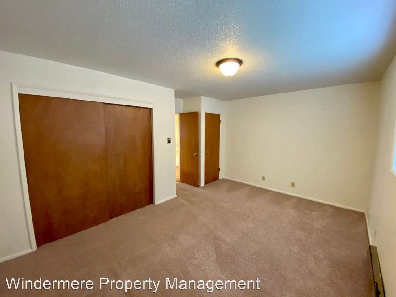 2115 C St. - Photo 3 of 14