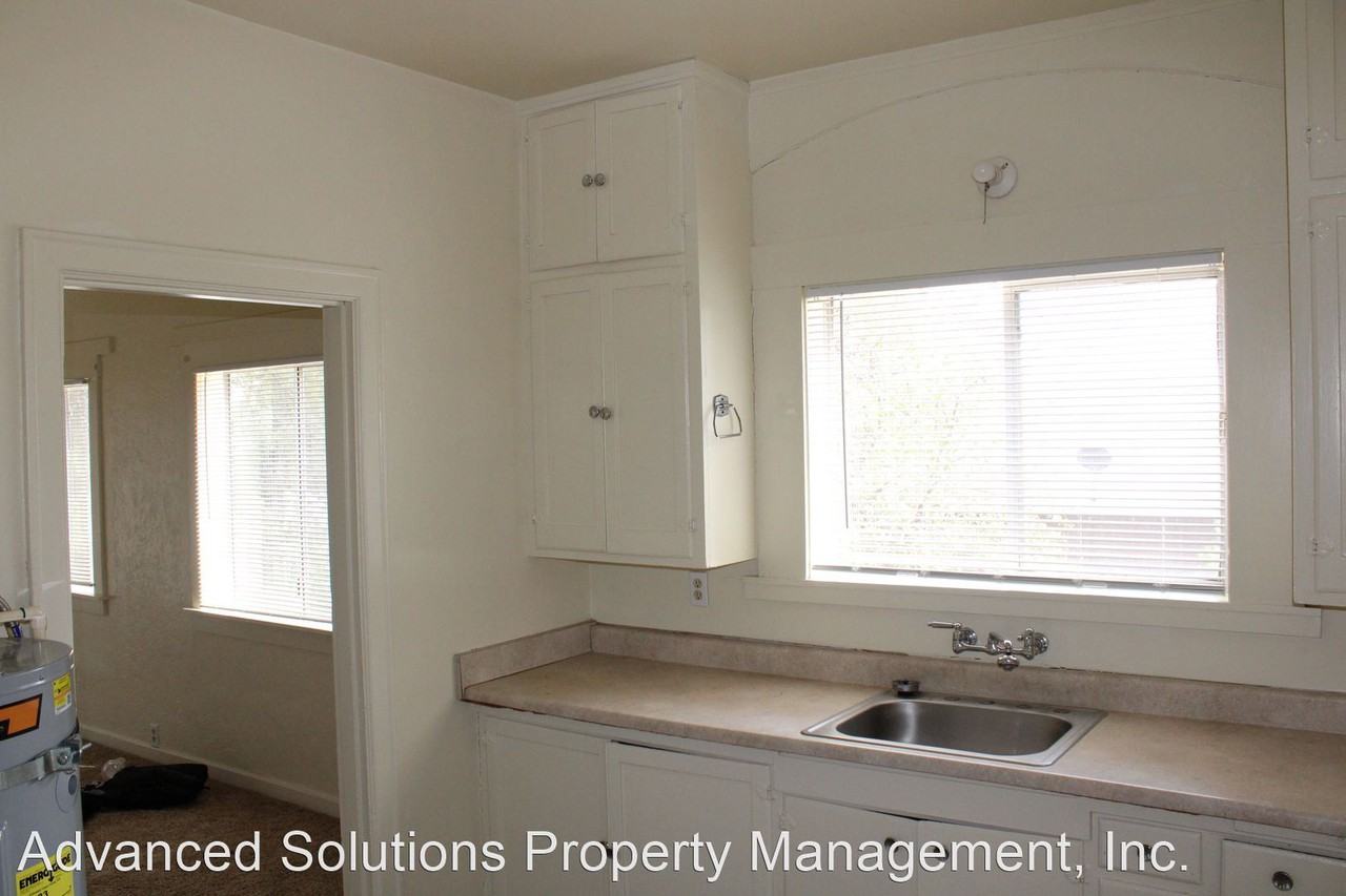 1894 Branstetter Ln - Photo 2 of 8