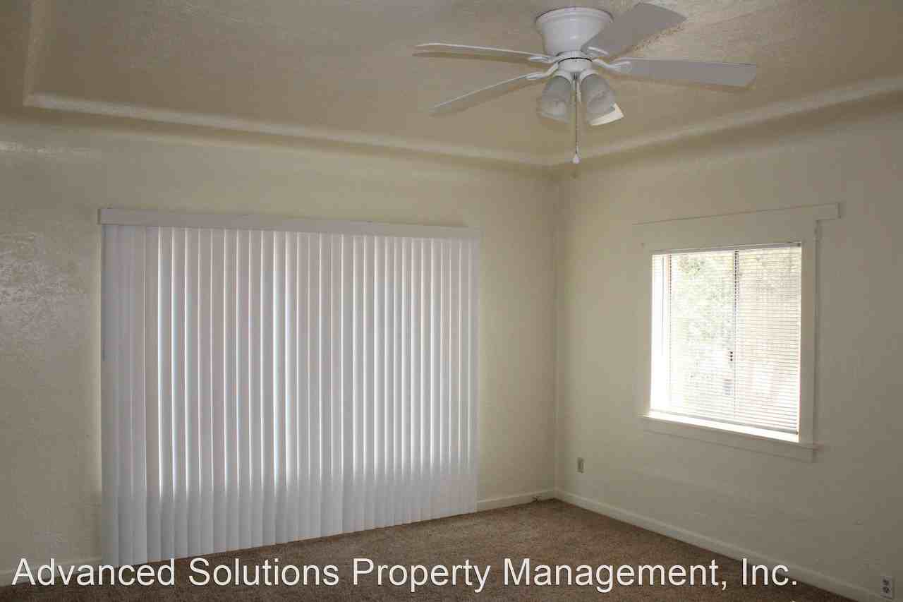 1894 Branstetter Ln - Photo 3 of 8