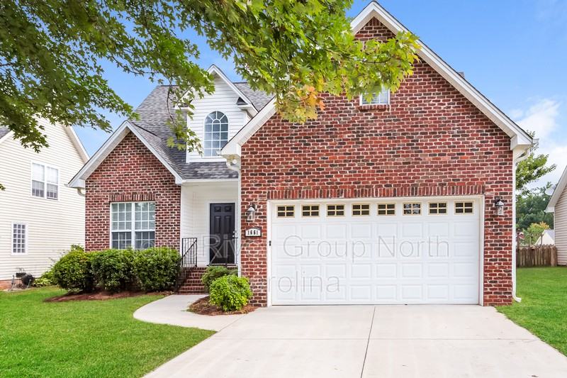 1661 Finwick Dr - Photo 3 of 18