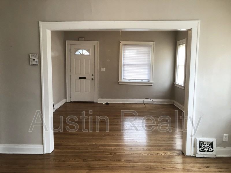 2518 Circle Dr - Photo 2 of 10