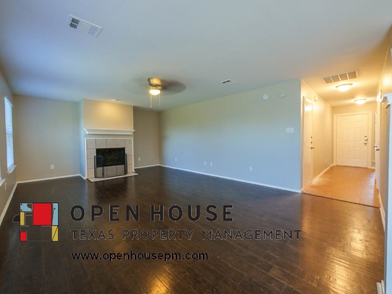 9121 Newport Ln - Photo 3 of 18