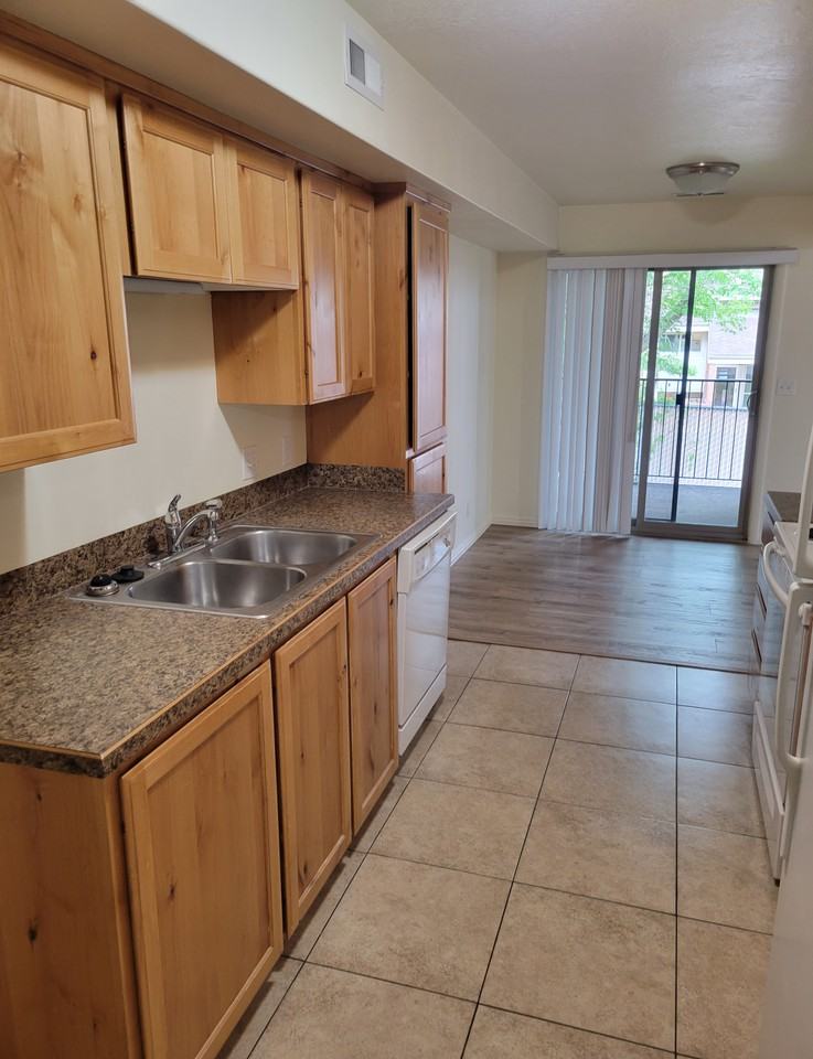 4536 Sw #5 - Photo 2 of 5
