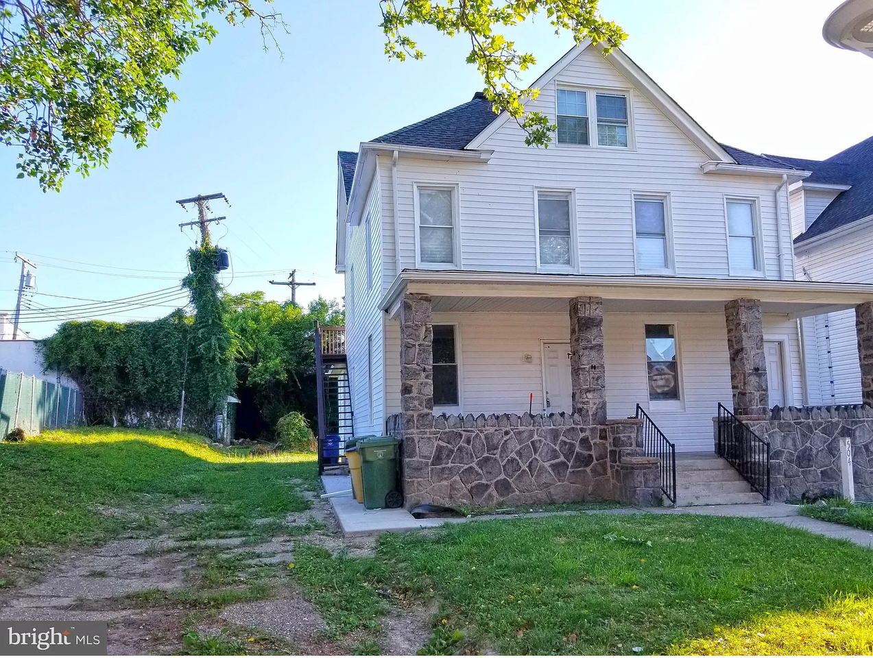 504 Beaumont Ave - Photo 2 of 17