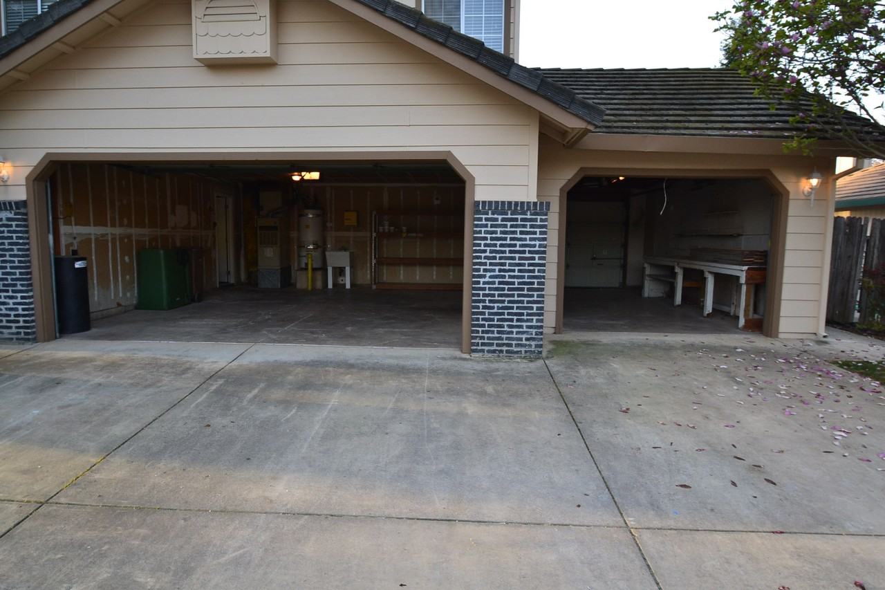 238 Wren Dr - Photo 2 of 12