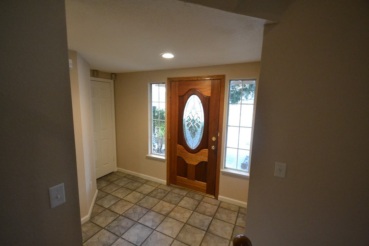 238 Wren Dr - Photo 3 of 12