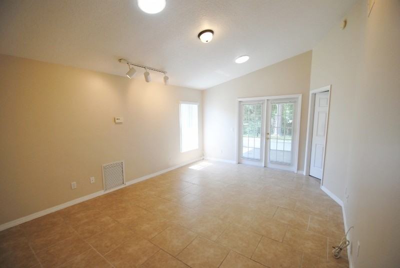 25525 Lido Ave - Photo 3 of 10