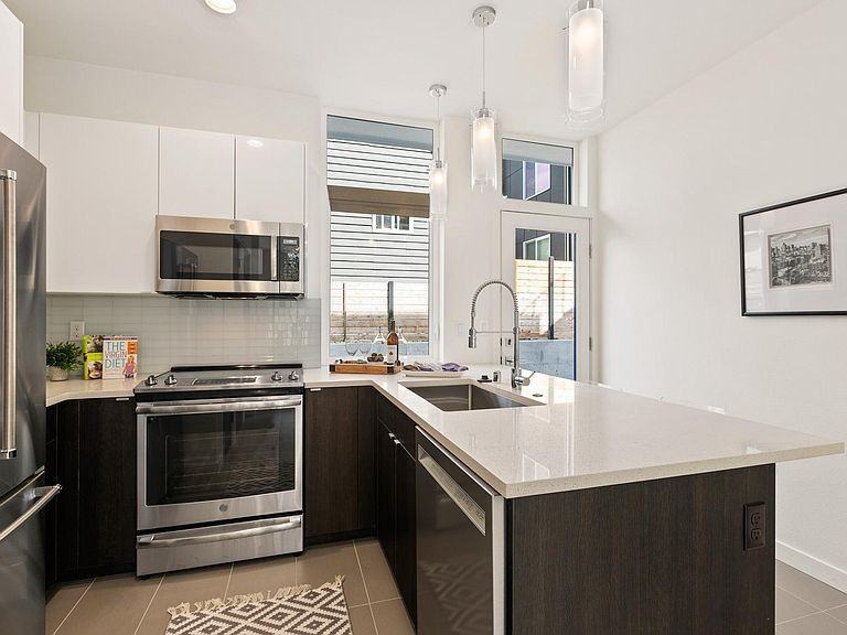 1558 Nw 60th St #1558 - Photo 3 of 14