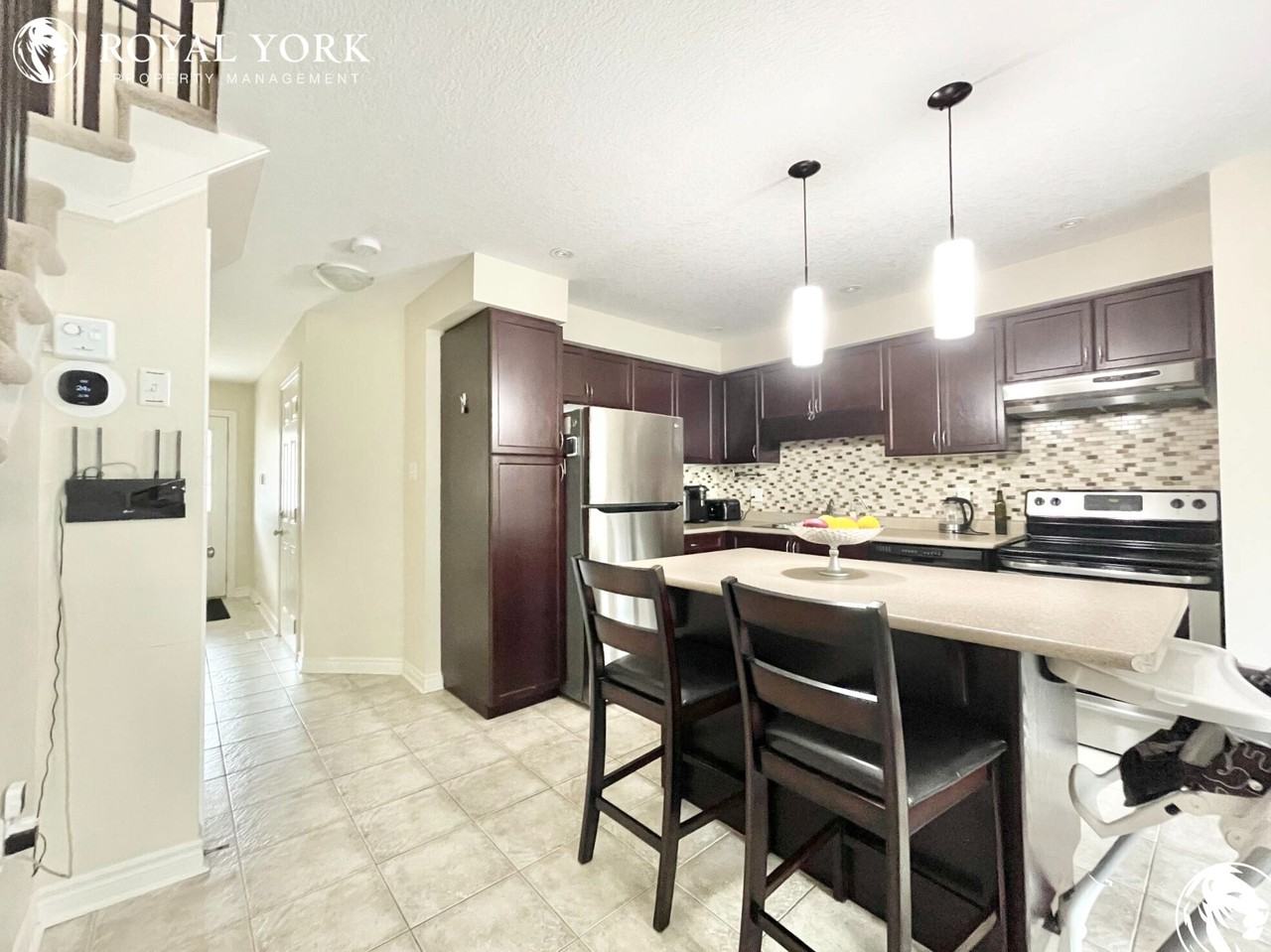 535 Margaret St - Photo 3 of 39