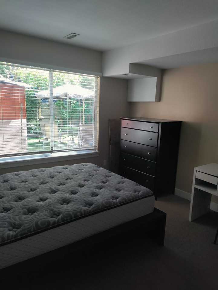 3 70 Avenue - Photo 2 of 4