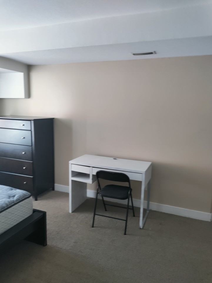 3 70 Avenue - Photo 3 of 4