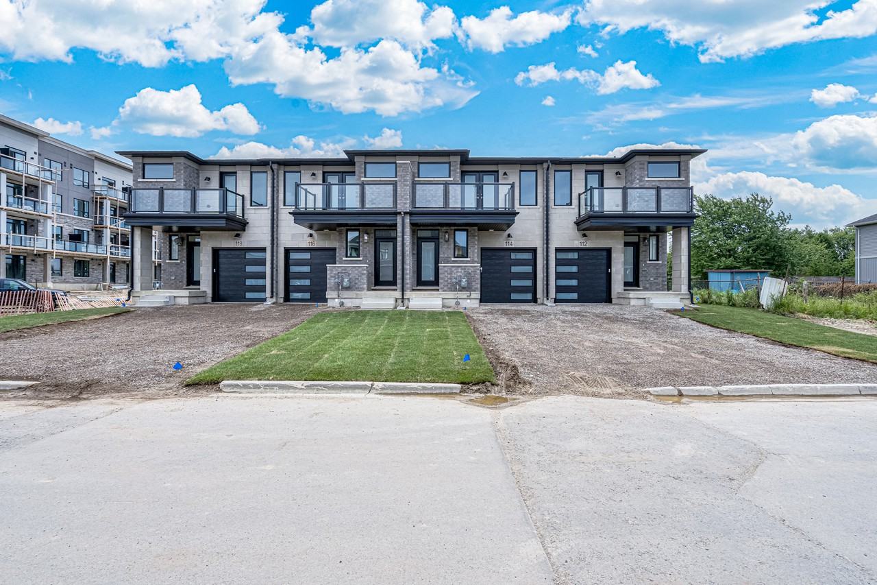 116 Springvalley Crescent - Photo 2 of 49