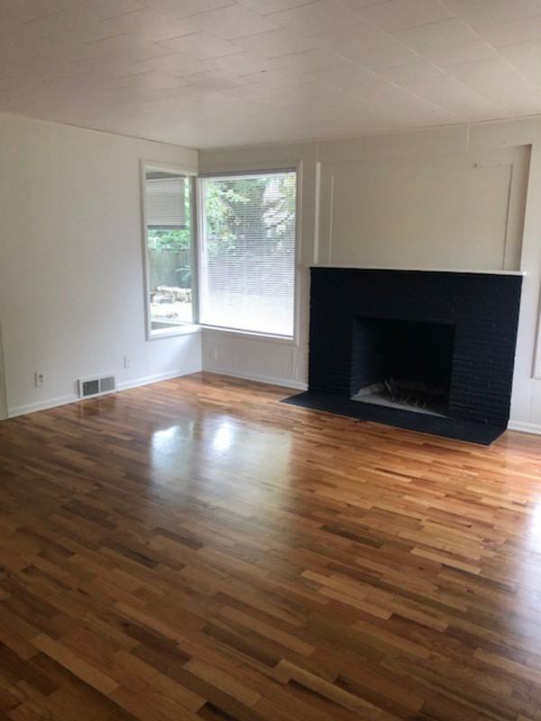 5518 25th Ave Ne - Photo 3 of 14
