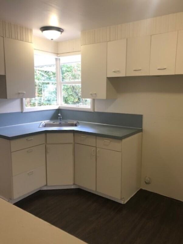 5518 25th Ave Ne - Photo 4 of 14