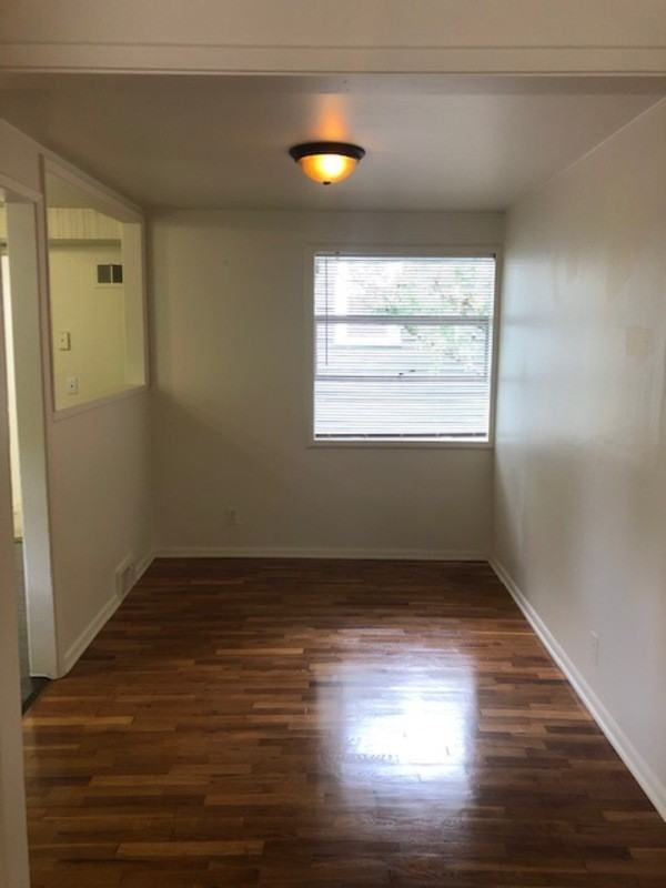 5518 25th Ave Ne - Photo 6 of 14