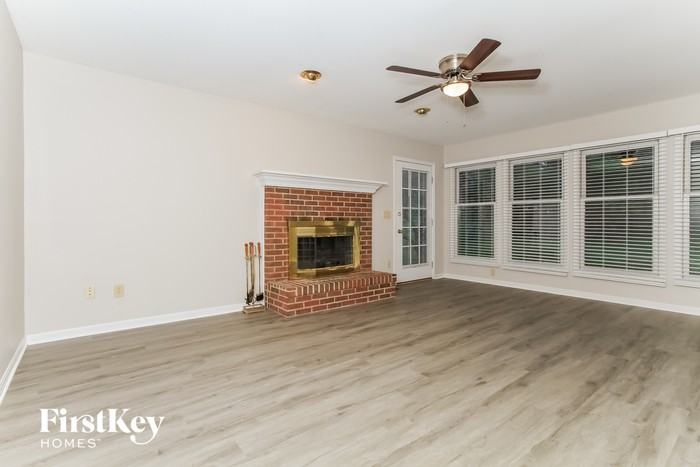 7626 Brannon Dr - Photo 3 of 15