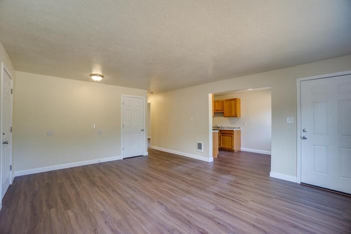 626 Ash St #626 - Photo 3 of 18