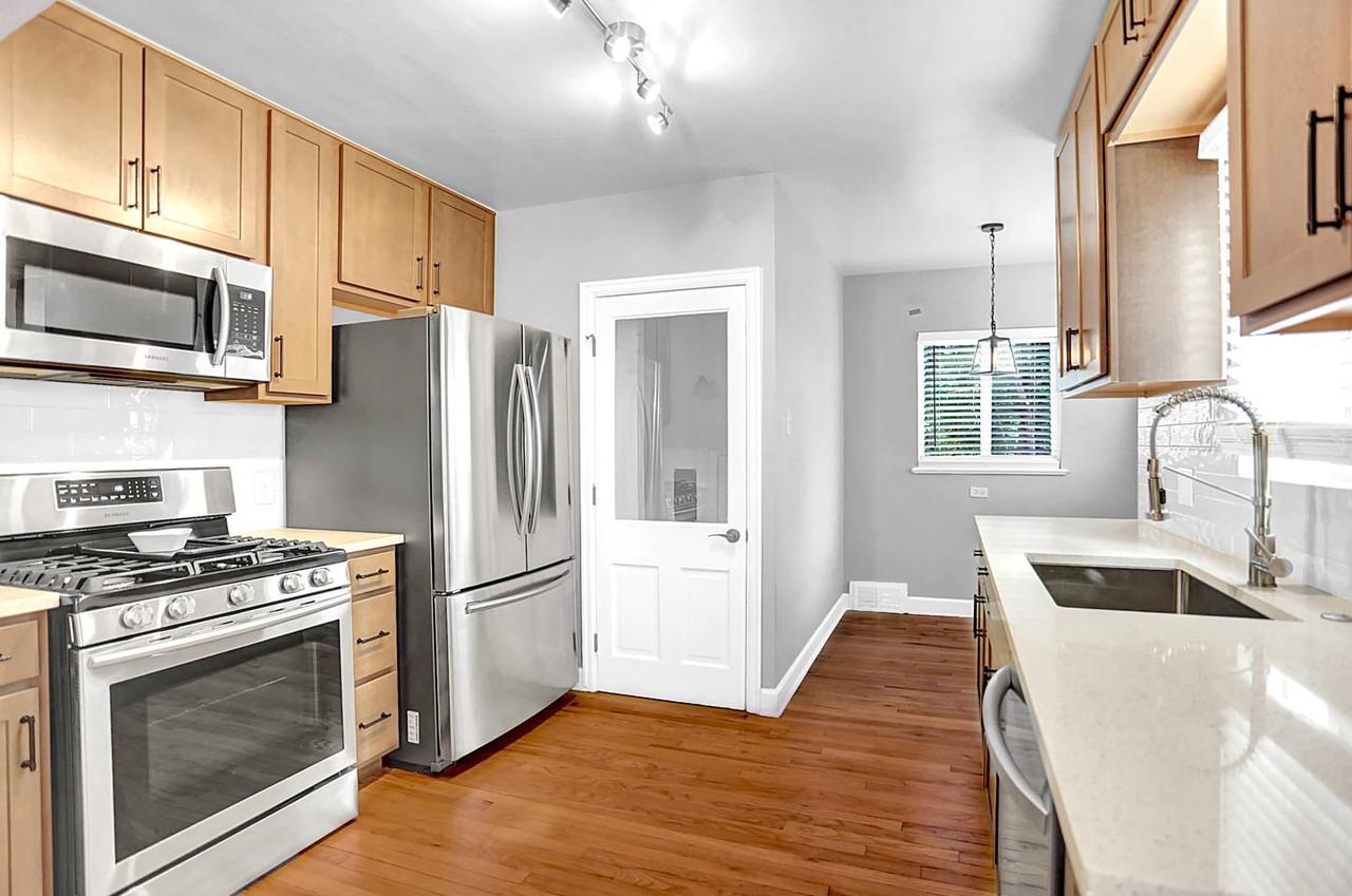 4620 Eliot St - Photo 5 of 24
