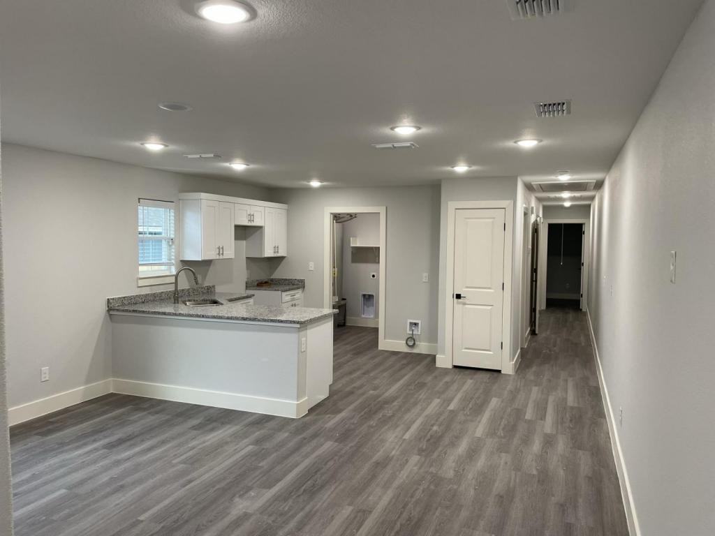 608 E 3rd St - Photo 4 of 14