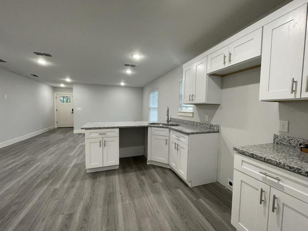 608 E 3rd St - Photo 5 of 14