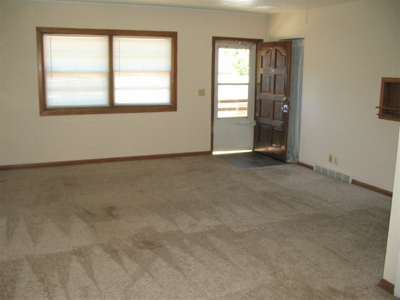 1810 Main Street ONE TIME LISTING - 2Unit 2 #2 - Photo 3 of 13