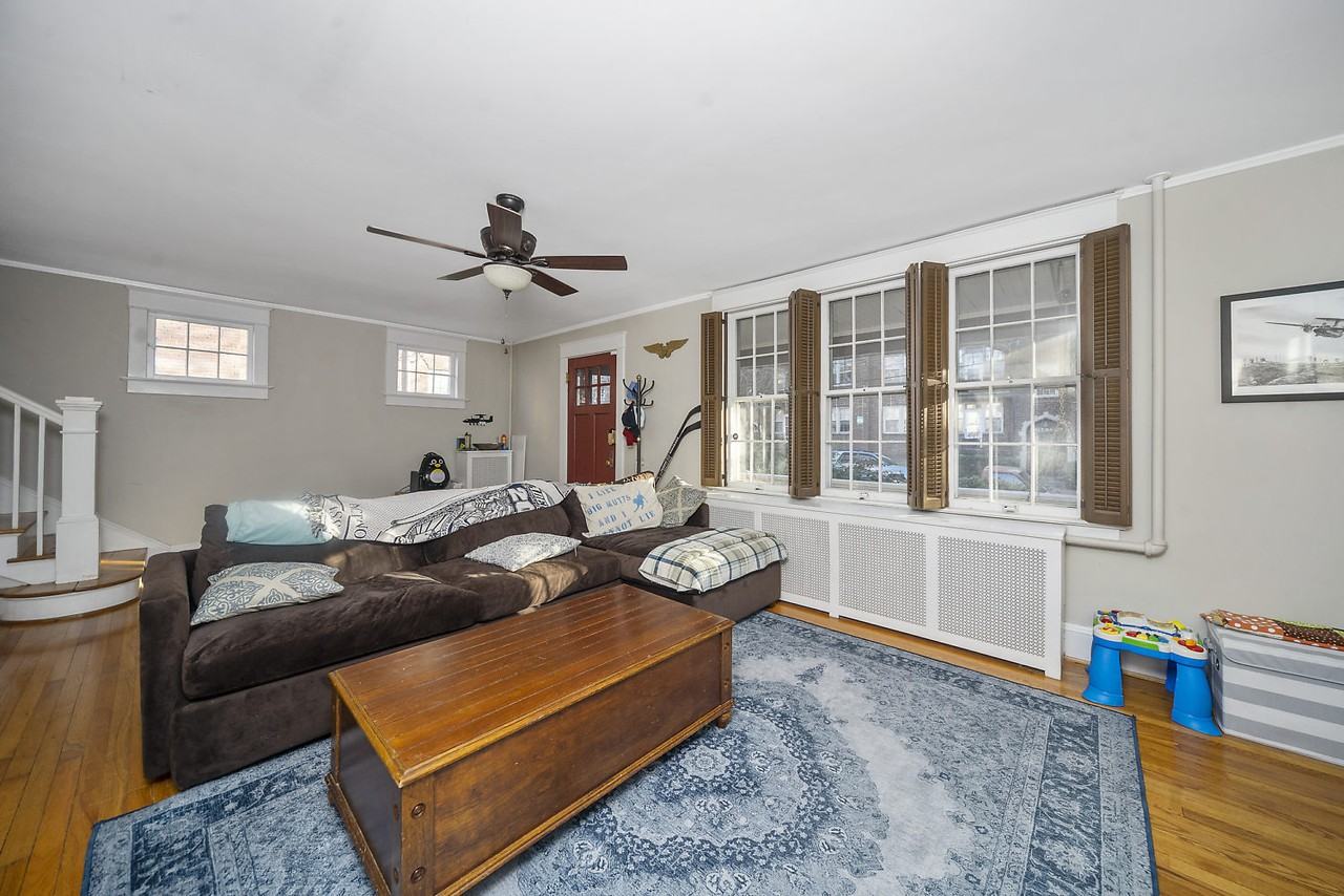 916 Brandon Ave #1 - Photo 2 of 10