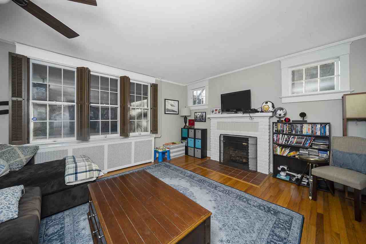 916 Brandon Ave #1 - Photo 3 of 10