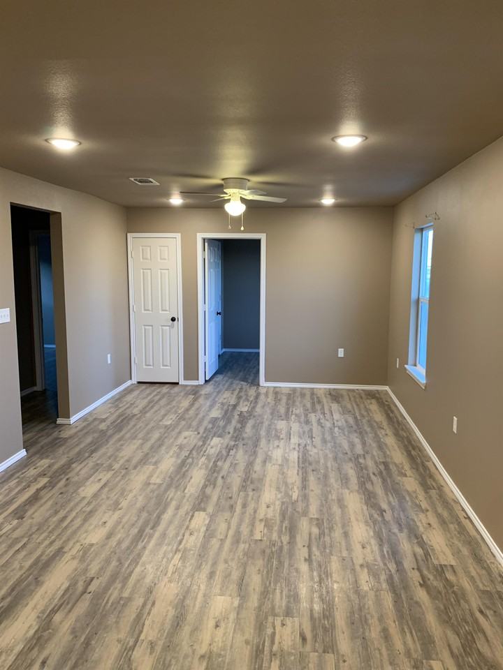 2125 E Broadway #1 - Photo 2 of 9