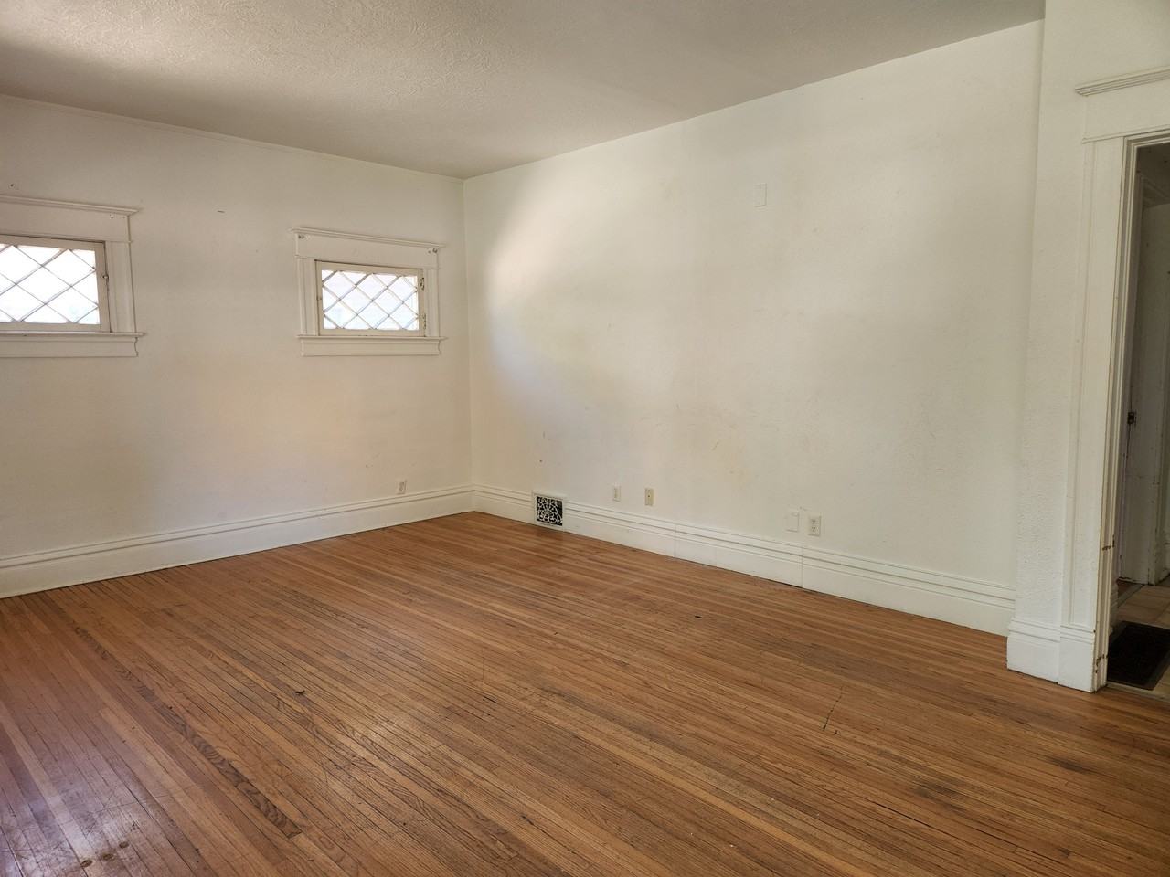 1718 8th Ave #A - Photo 4 of 10