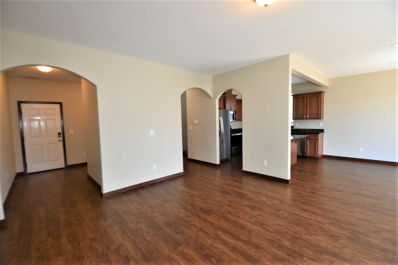 112 Ames St Ne - Photo 2 of 15