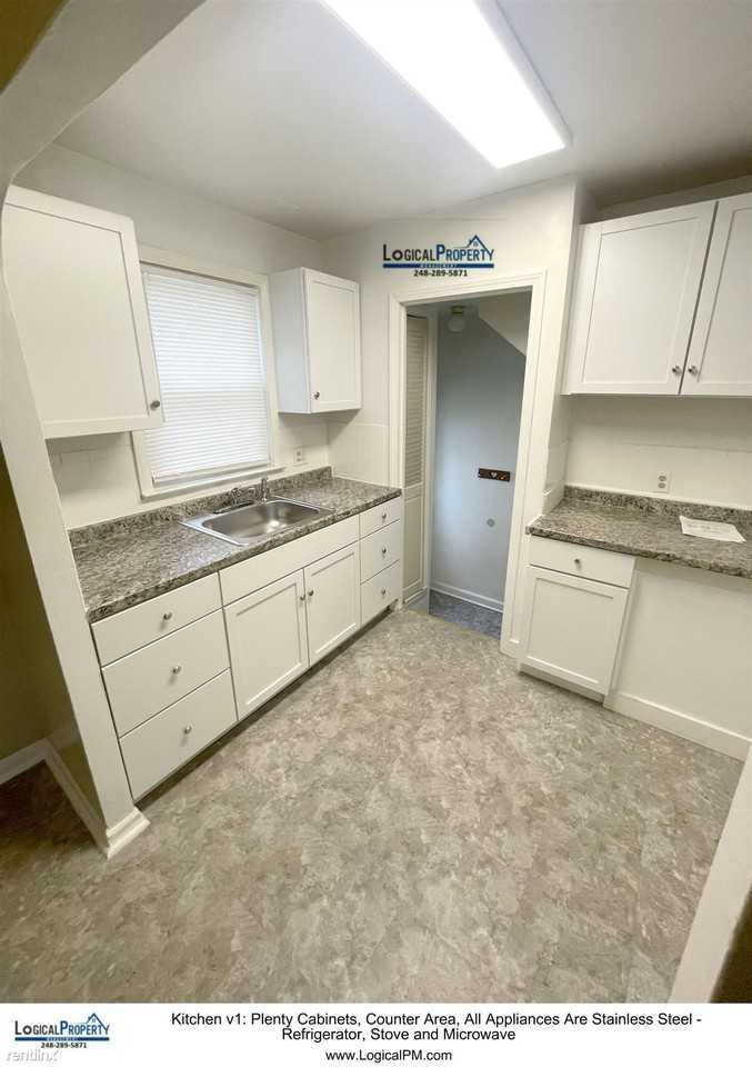 18556 Elkhart St - Photo 2 of 13