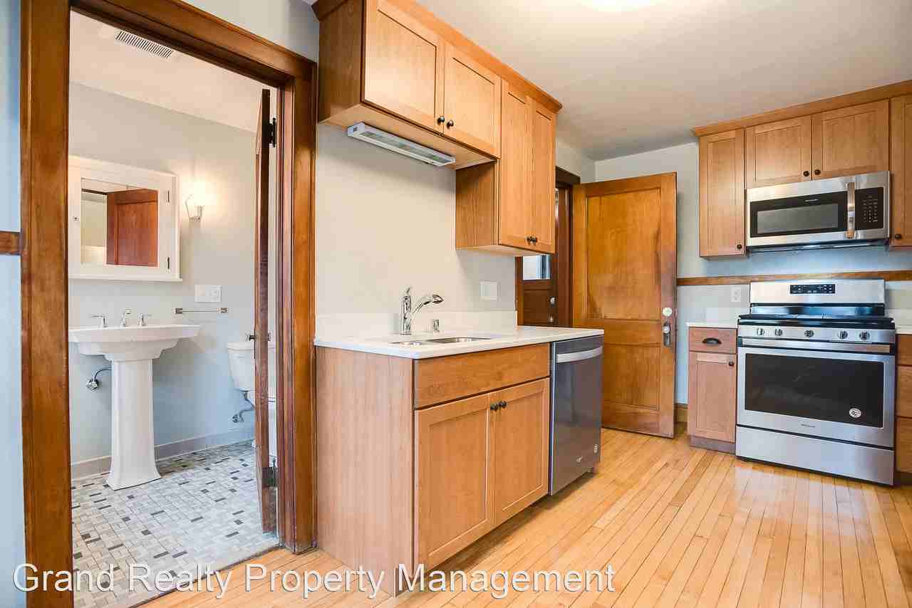 343 14th Ave NE - Photo 2 of 13