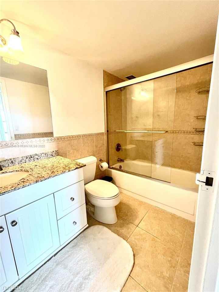 1000 Parkview Dr - Photo 3 of 8