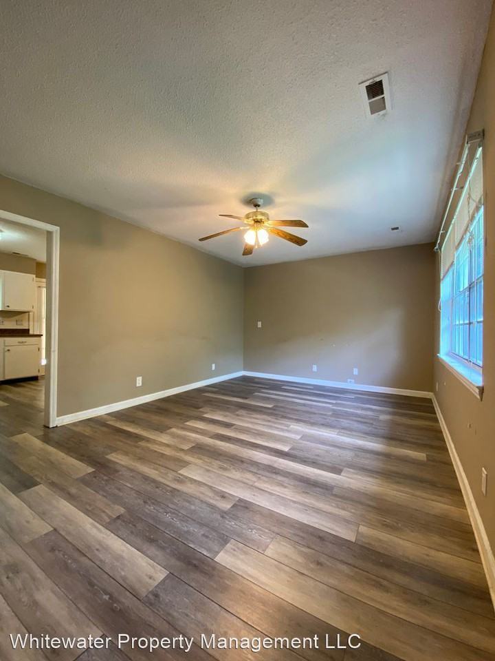 303 Hillcrest Ave - Photo 2 of 14